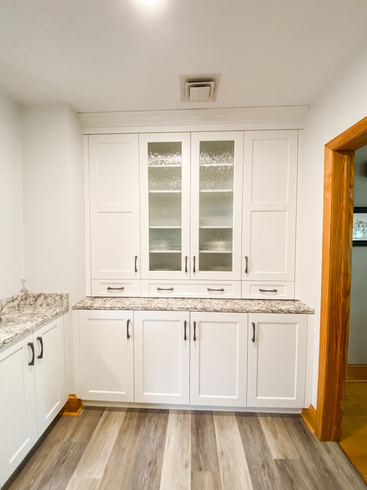 Kitchen - transitional kitchen idea in Baltimore