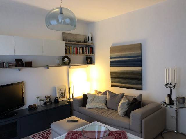 Piccola abitazione milanese contemporary-living-room