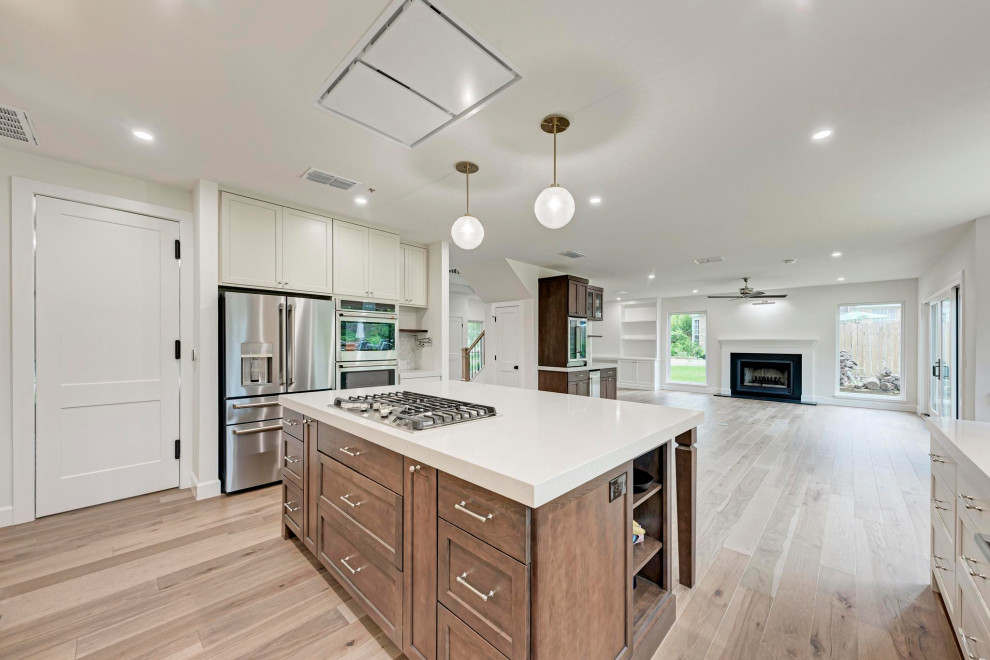 Example of a transitional kitchen design in Austin
