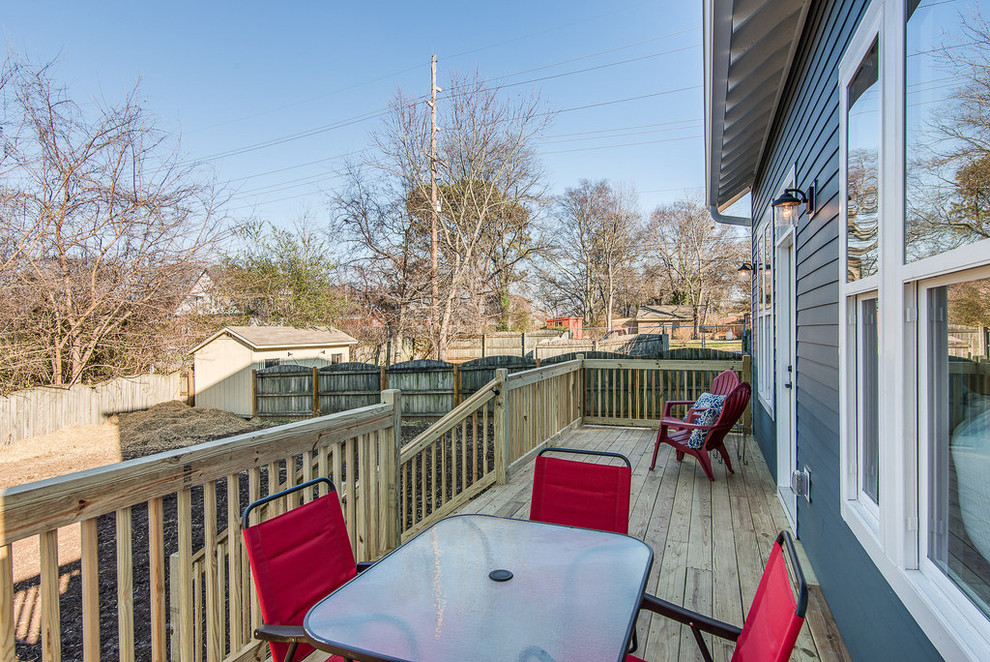 Design ideas for a small arts and crafts backyard deck in Nashville with no cover.