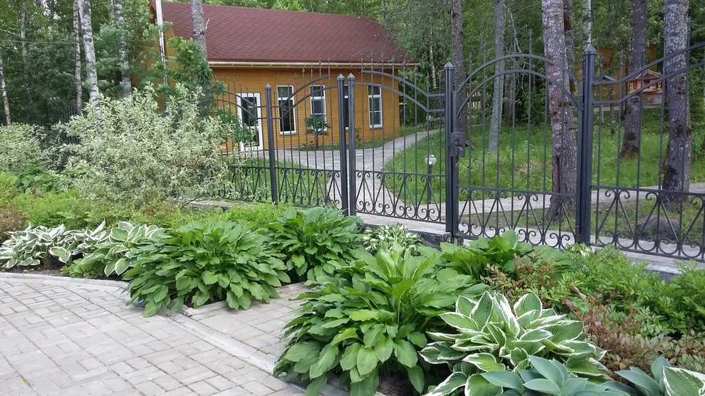 Сад  на холмах