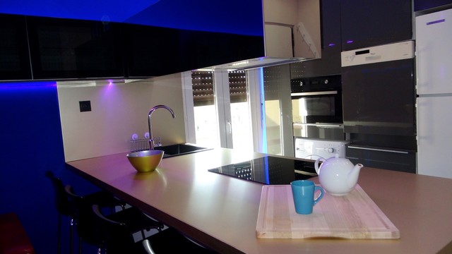 Zoom sur la cuisine modern-kueche