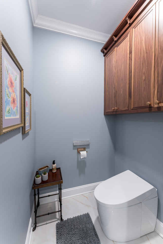 Indian Lake Walnut Bathrooms