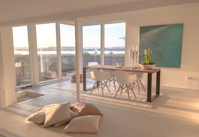 Seaview scandinavian-dining-room