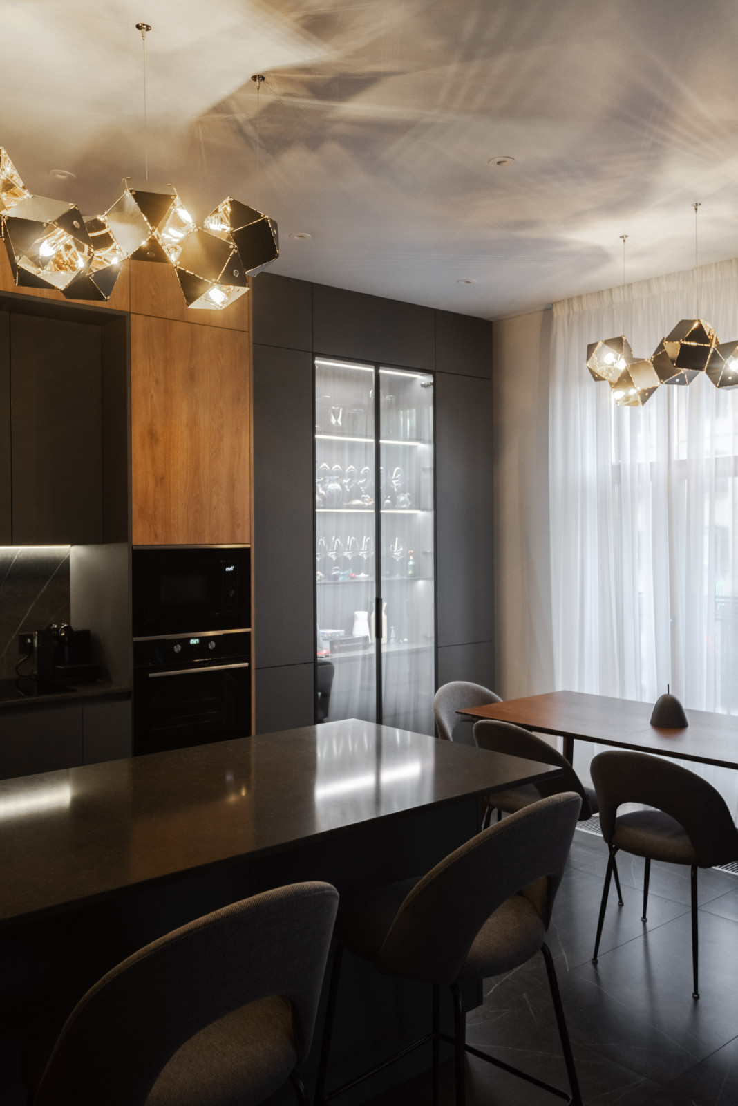 Просторная квартира в серых цветах