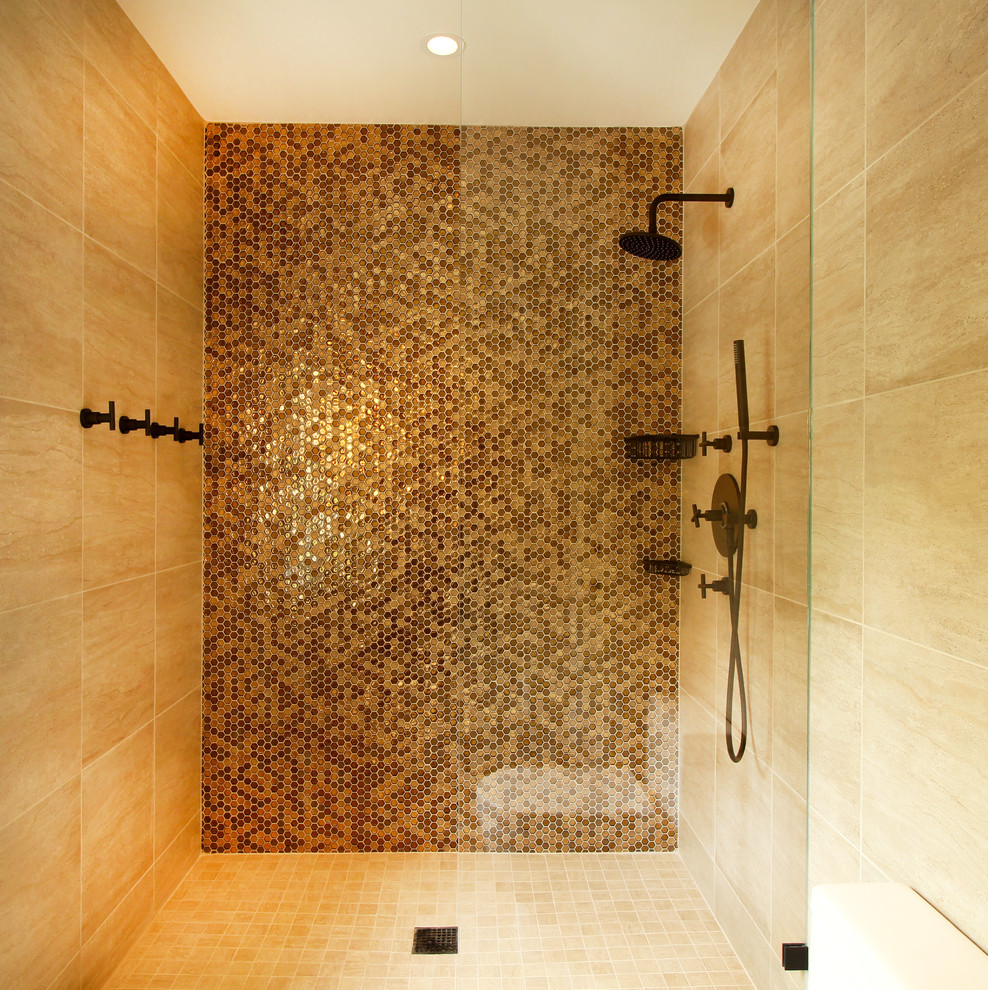Inspiration for a mid-sized beach style 3/4 bathroom in New York with a curbless shower, multi-coloured tile, mosaic tile, beige walls, ceramic floors, beige floor and an open shower.