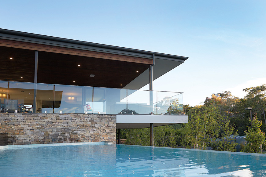 Photo of a modern pool in Melbourne.