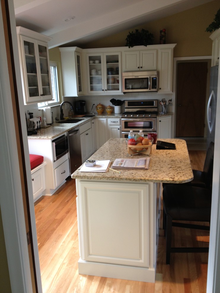 This is an example of a traditional kitchen in Detroit.