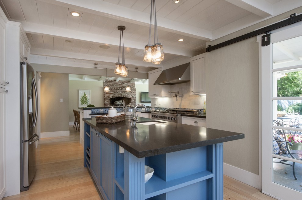 This is an example of a traditional kitchen in San Francisco.