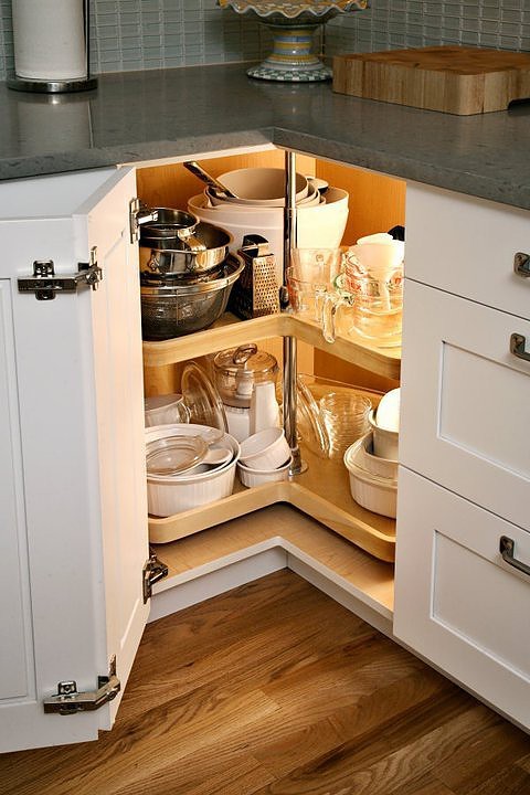 Kitchen - transitional kitchen idea in Denver
