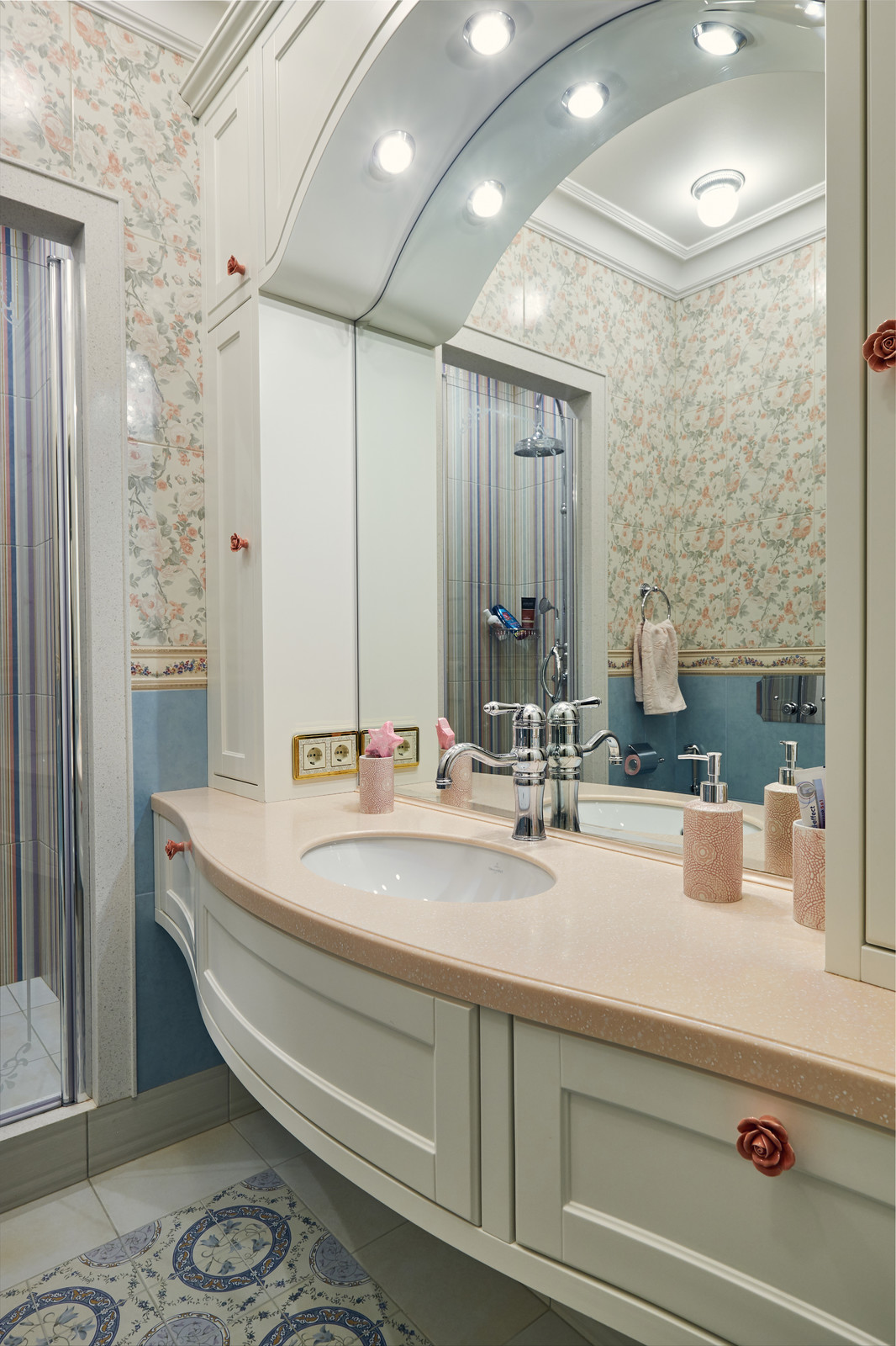 Смольный парк