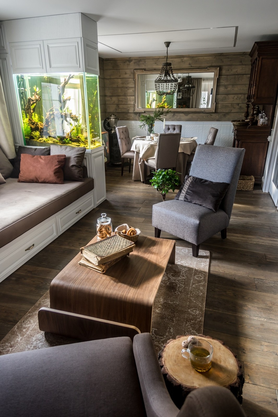 Дачная гостиная с лежанкой