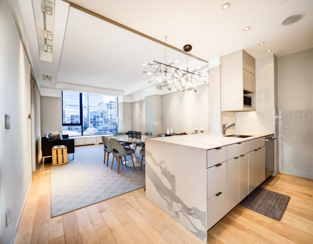 1684 Sqft 3 Bed/2.5 Bath - Soho, NYC trendy-koekken