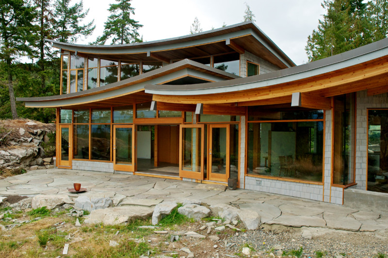 Photo of a contemporary exterior in Vancouver.