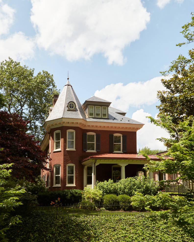 Inspiration for a transitional exterior home remodel in Philadelphia