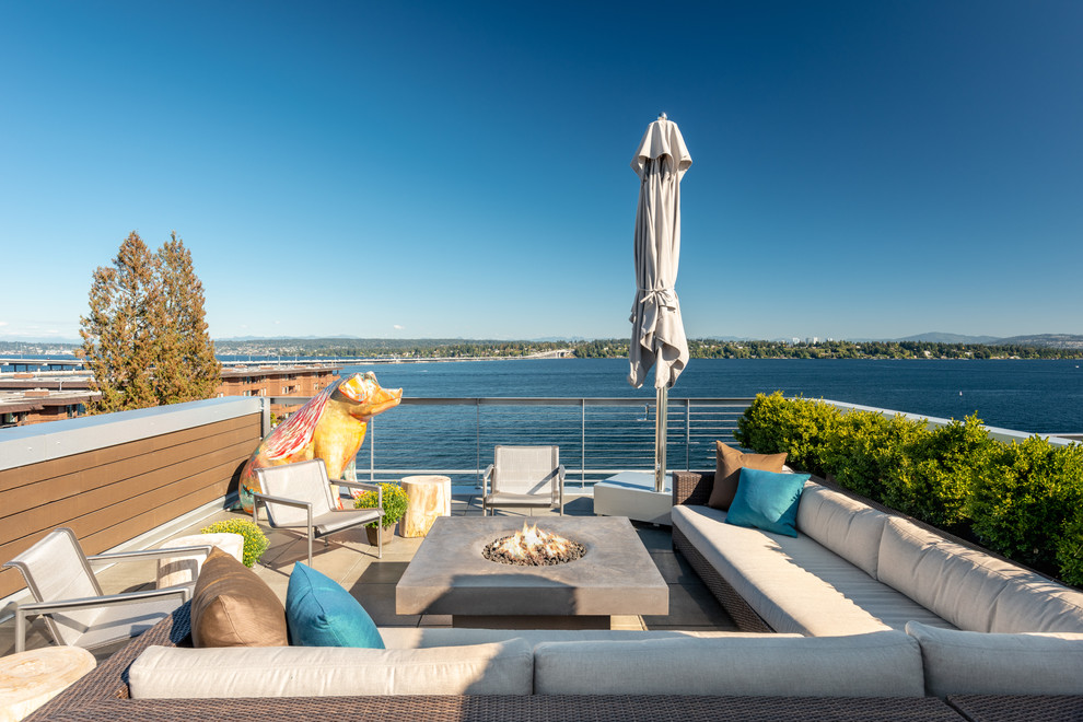 Inspiration for a contemporary deck in Seattle with no cover.