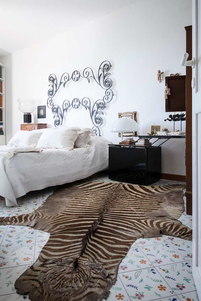 Inspiration for an eclectic bedroom in Naples.