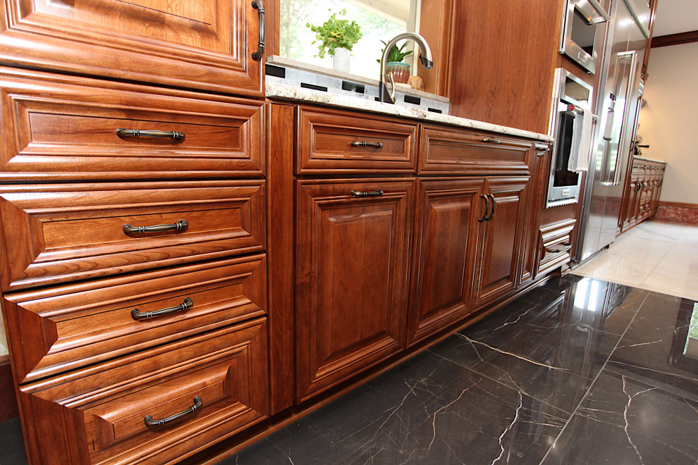 Inspiration for a transitional home design remodel in Indianapolis