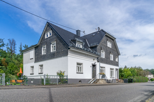 Mehrgenerationshaus scandinavian-exterior