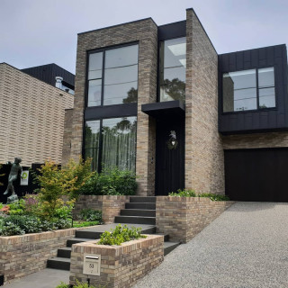 グレーのおしゃれな家の外観 レンガサイディング の画像 21年9月 Houzz ハウズ