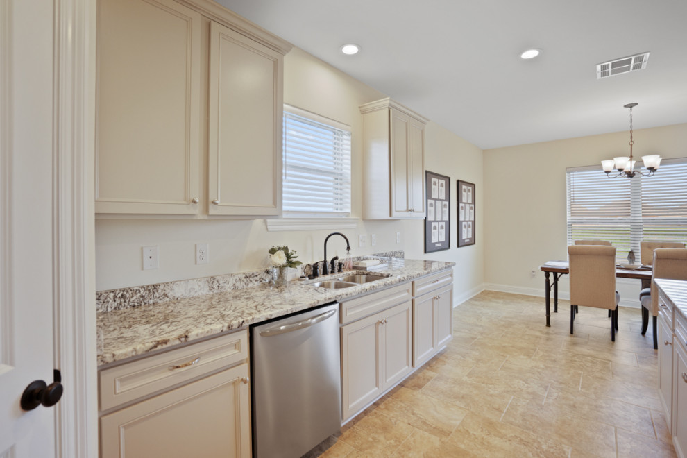 Home design - traditional home design idea in New Orleans