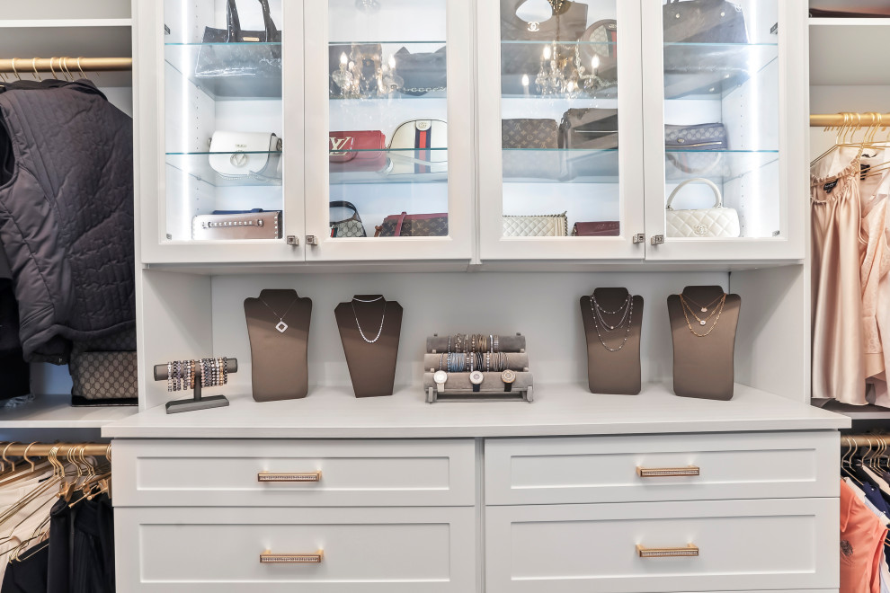 Closet - transitional closet idea