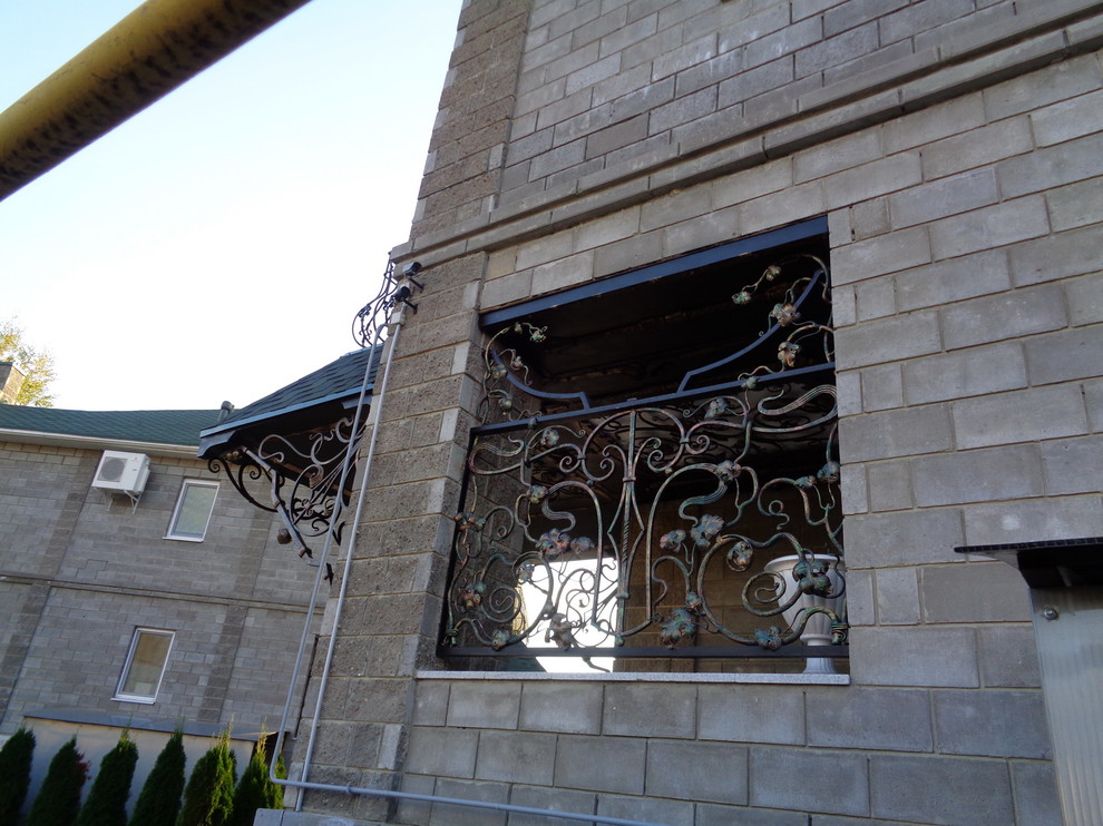 Оформление лестницы и потолка