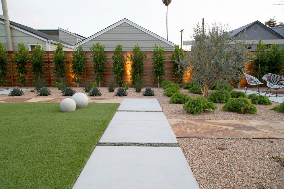 Photo of a large modern backyard garden in San Luis Obispo.
