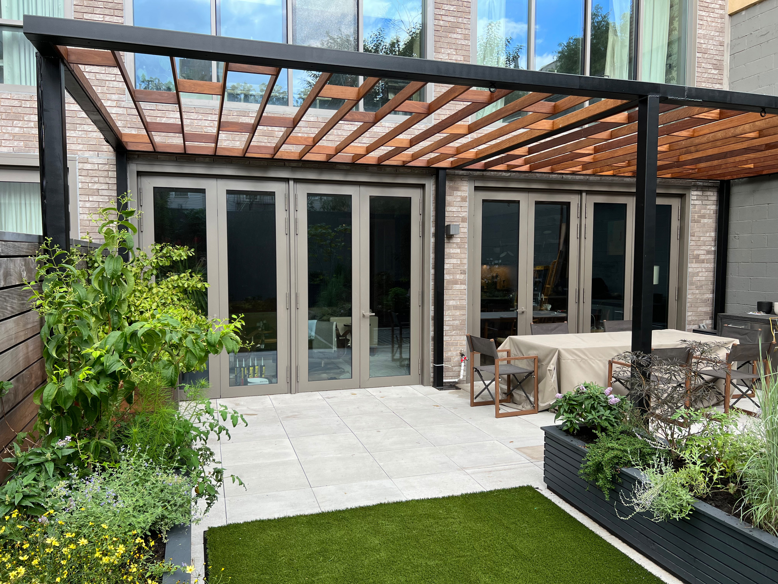 Williamsburg Terrace Garden