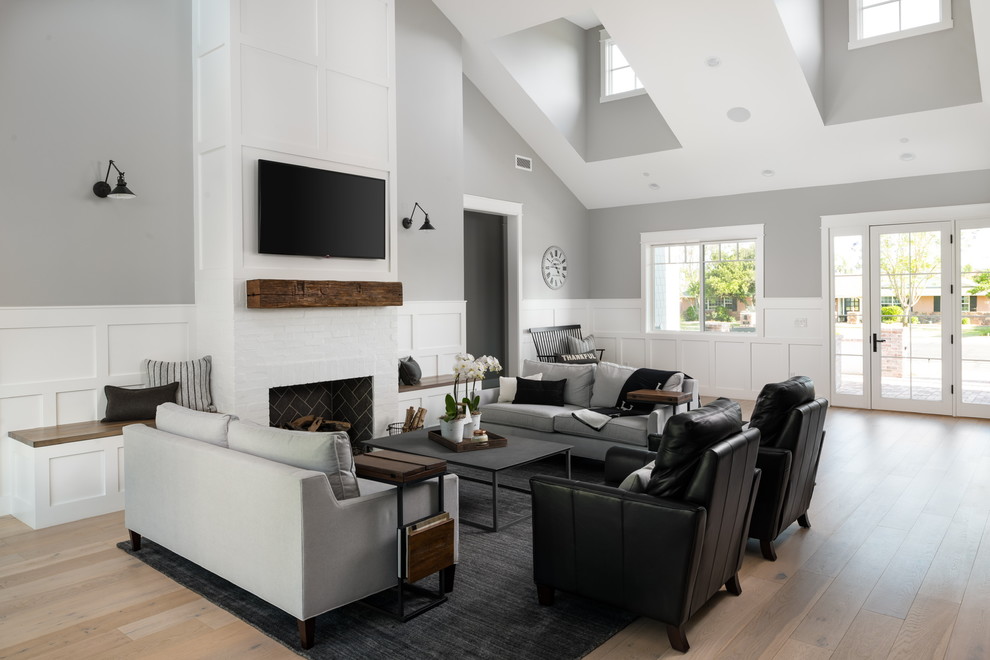 Home design - transitional home design idea in Phoenix