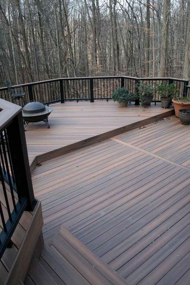 Inspiration for a transitional deck remodel in Baltimore