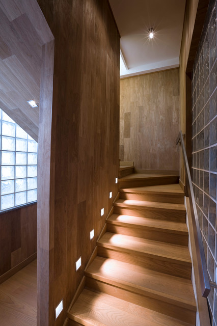 Small! contemporary-staircase