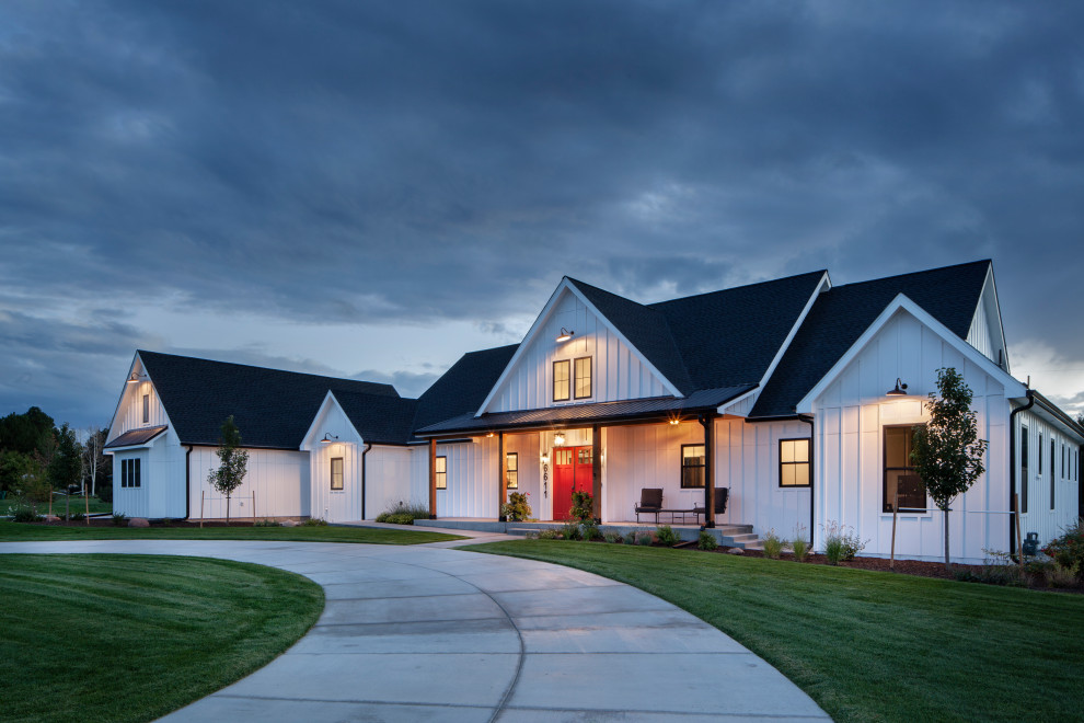 Algonquin Acres Modern Farmhouse Farmhouse Exterior Denver by