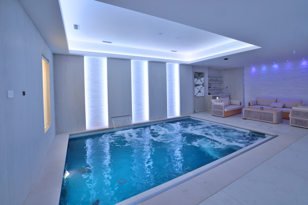Small indoor rectangular hot tub photo in Chicago