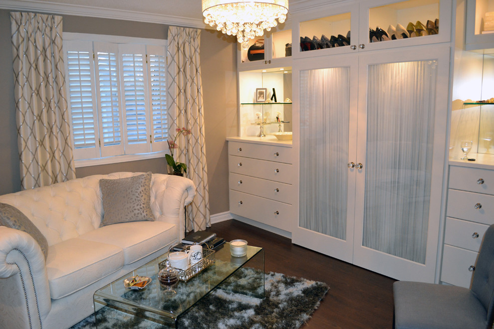 Design ideas for a traditional storage and wardrobe in Ottawa.