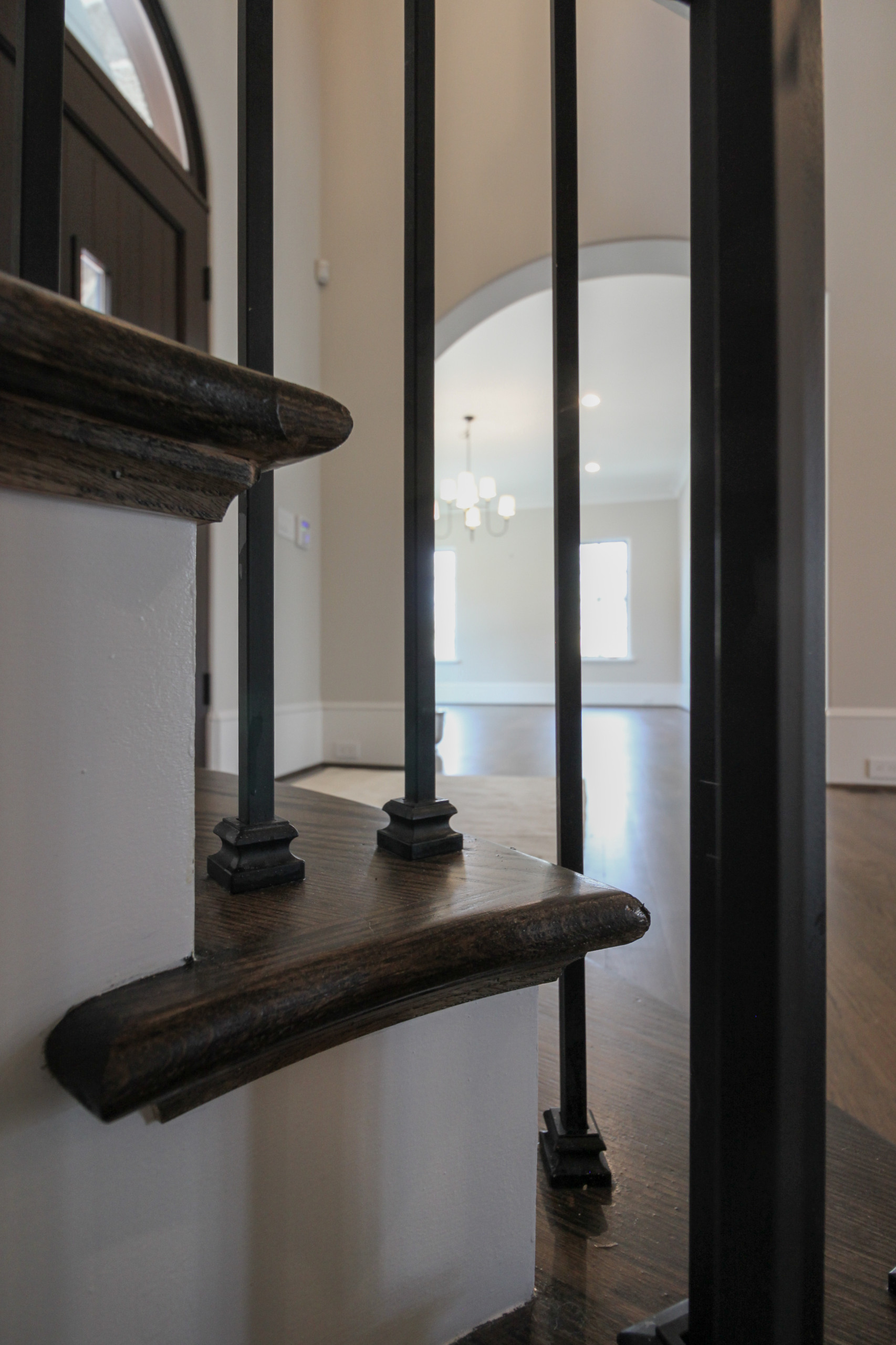 86_ Gorgeous Floating Curved Staircase, McLean VA 22066