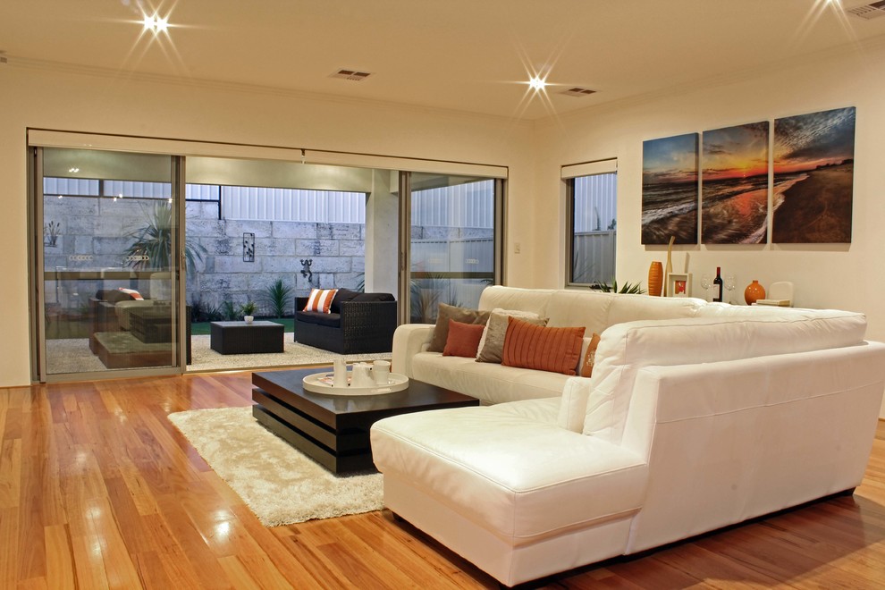 Transitional living room in Perth.