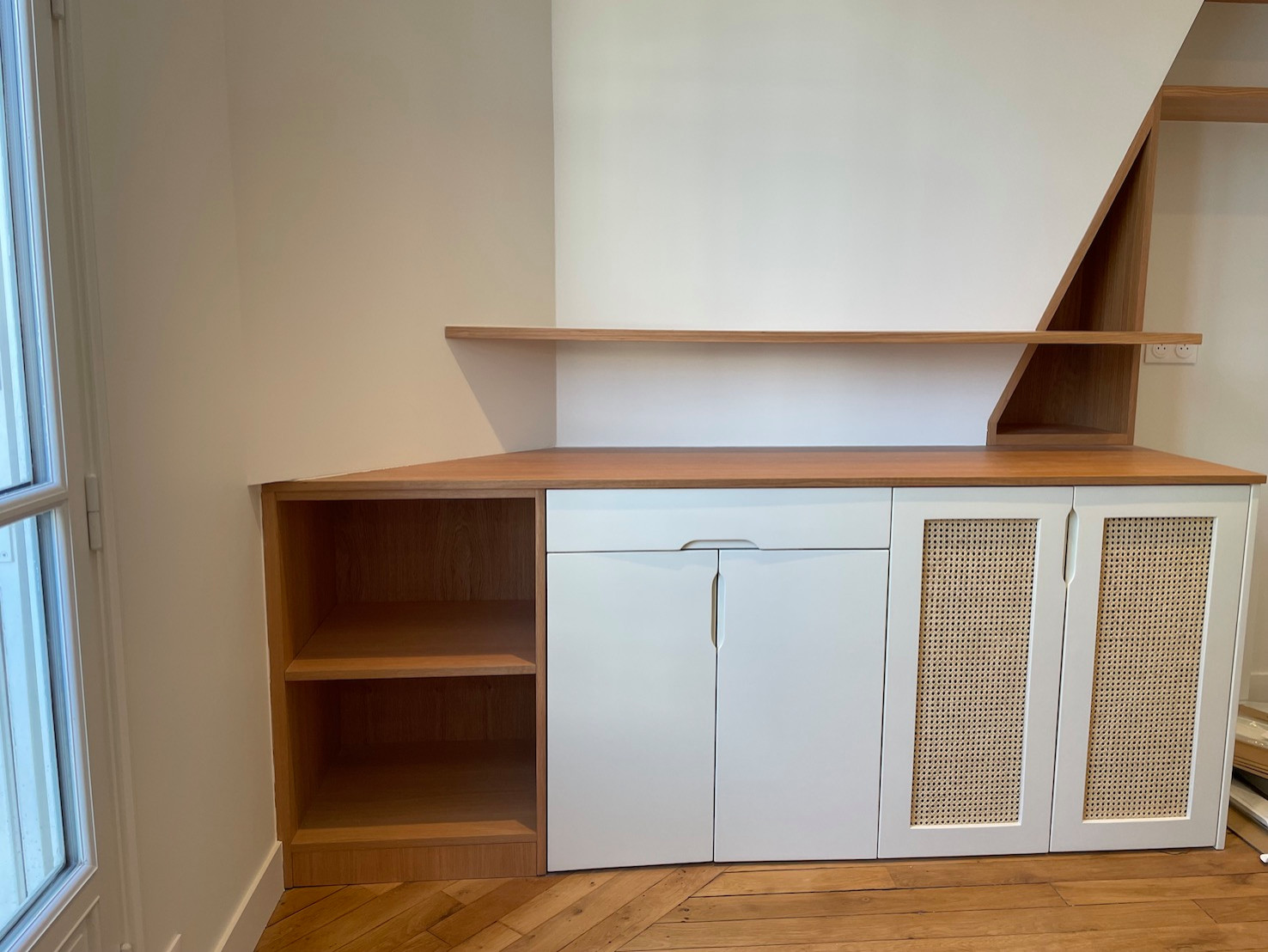 Coté bureau du séjour