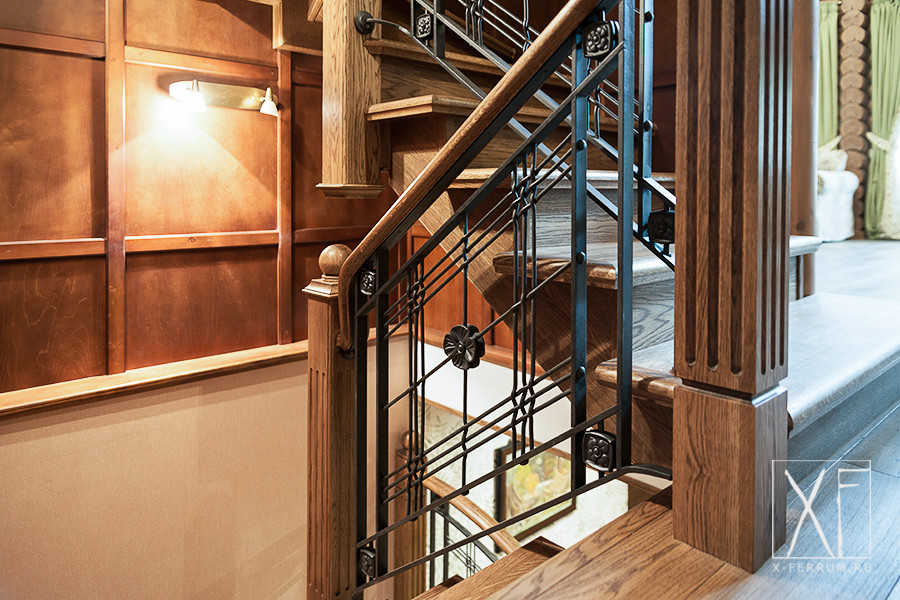 Кованые ограждения и козырьки для частного загородного жилого дома