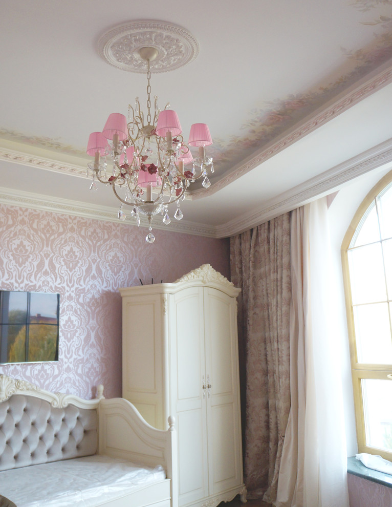 Роспись потолка в детской для девочки