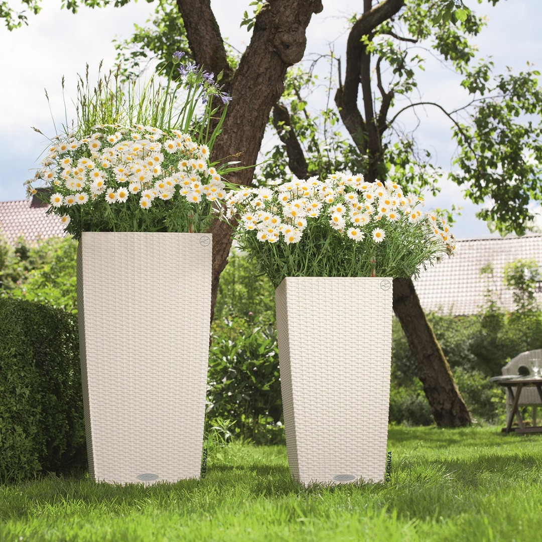 Загородная атмосфера: кашпо LECHUZA с плетеной текстурой