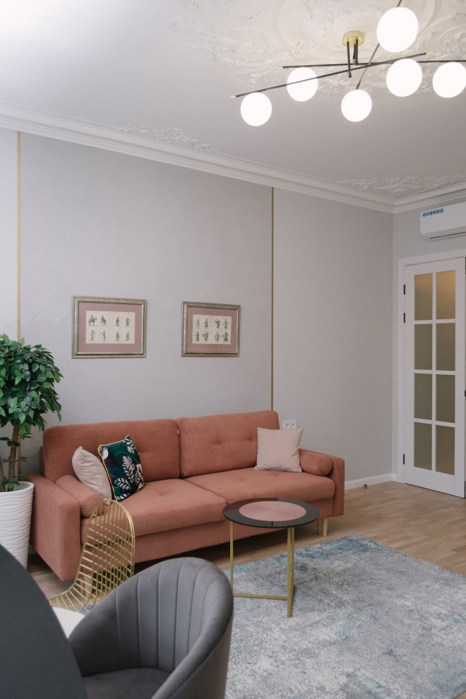 Реализация проекта в старом фонде СПб, квартира с камином.