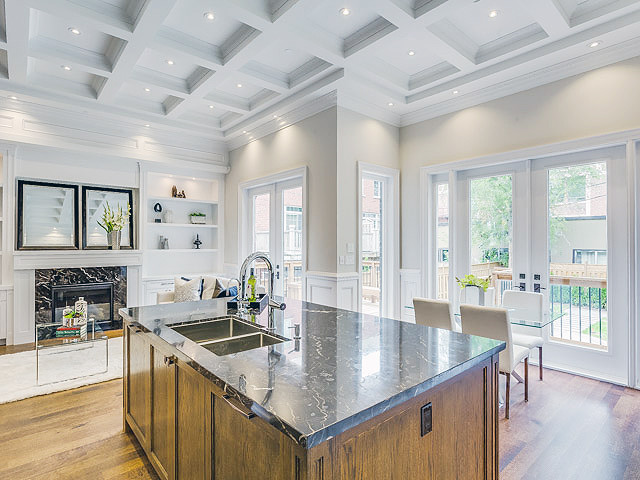 Inspiration for a transitional home design remodel in Toronto