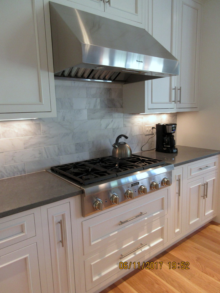 Design ideas for a large traditional kitchen in Providence.