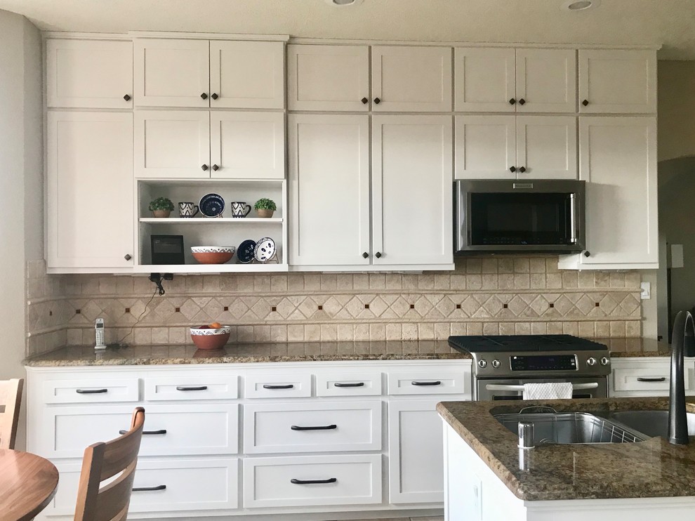 Inspiration for a transitional kitchen remodel in Albuquerque