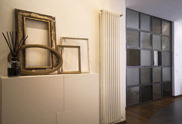 Villa di campagna industrial-dining-room