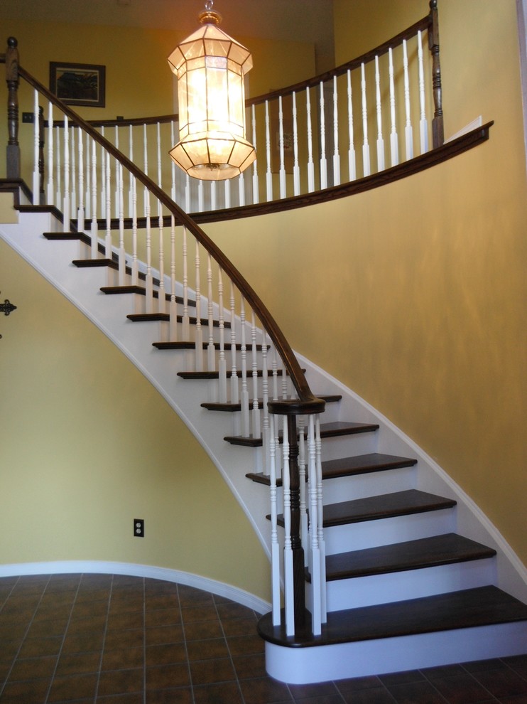 Example of a classic staircase design in Ottawa
