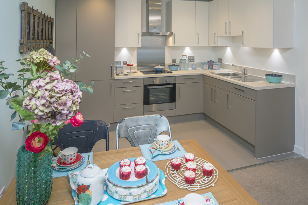 This is an example of a contemporary kitchen in London.