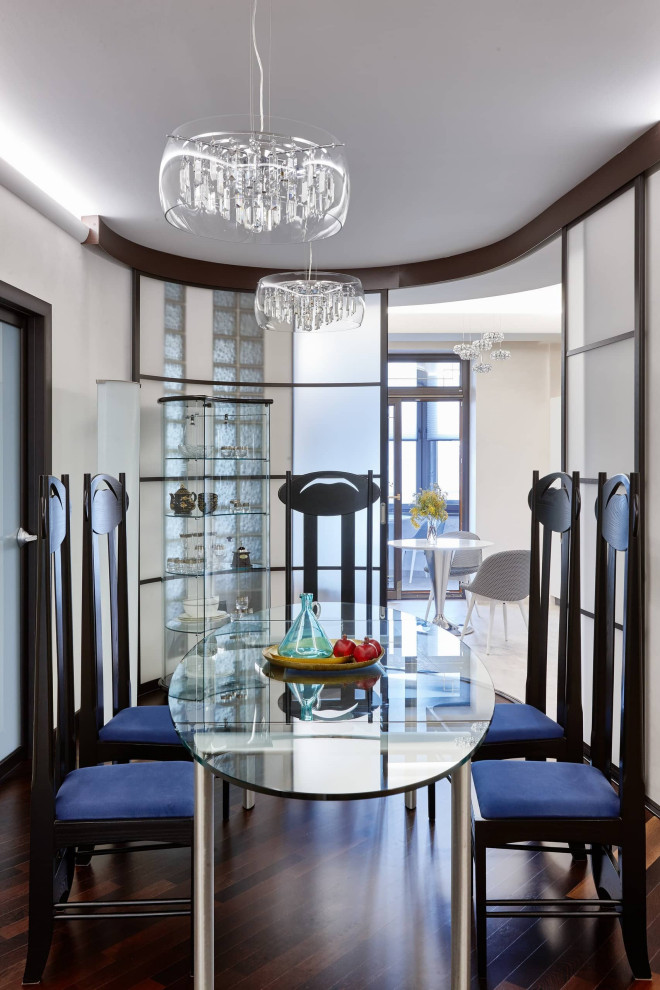 Photo of a contemporary dining room in Moscow.