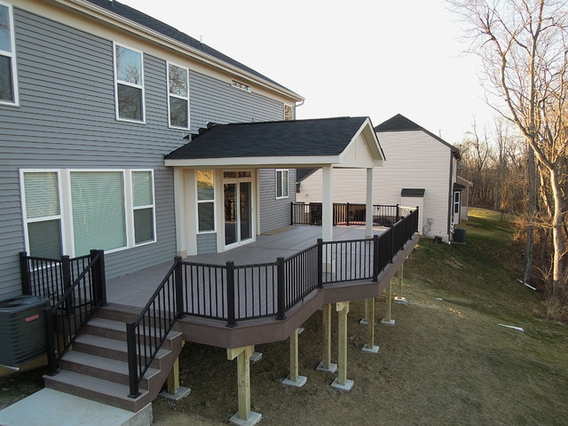 Azek PVC Covered Deck, Milford, Ohio modern-traedaeck